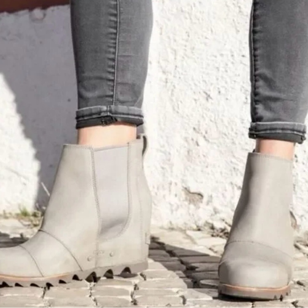 Sorel Lea wedge kettle light grey ankle boots